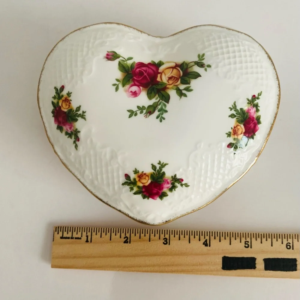 Vtg Royal Albert Old Country Roses Heart-Shaped Porcelain Trinket Dish
